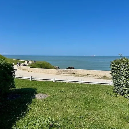 En Bord De Avec Jardin, Parking Et Animaux Acceptes A - Fr-1-494-63 Apartment *